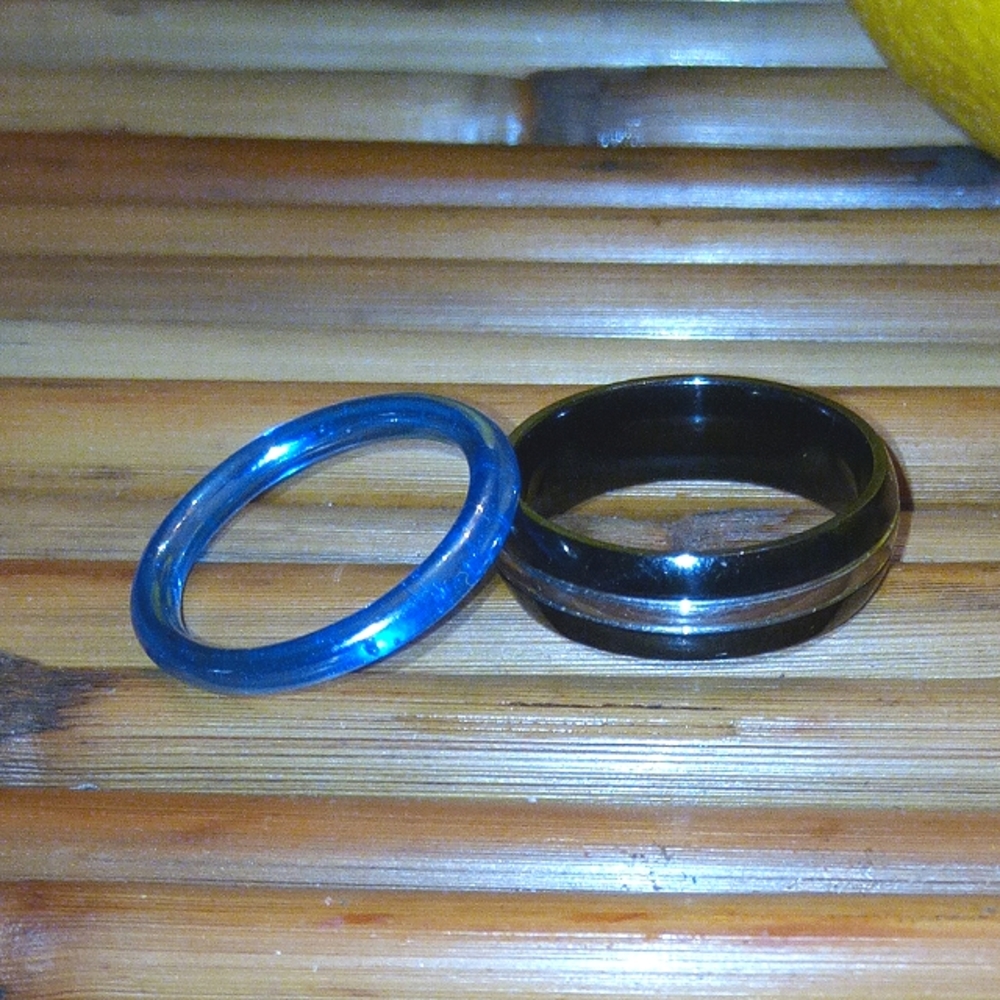 Set of 2 Stackable Unisex Rings, Blue & Black, Size 8